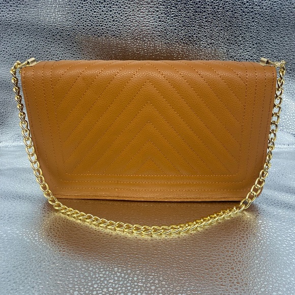 Must Have 4 In 1 Vegan Leather Large CHEVRON Quilted Handbag - Picture 5 of 7